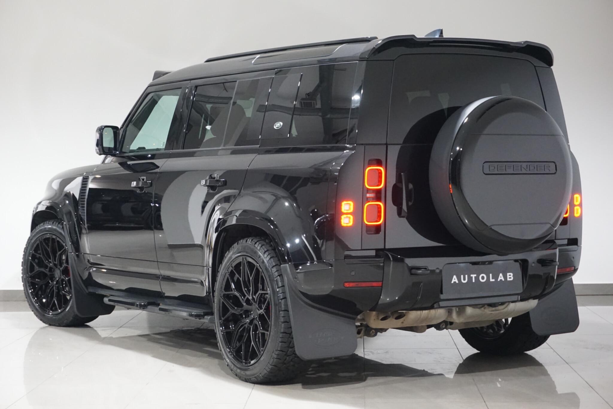 Land Rover Defender 110 3.0 D300 MHEV X-Dynamic HSE Auto 4WD Euro 6 (s/s) 5dr